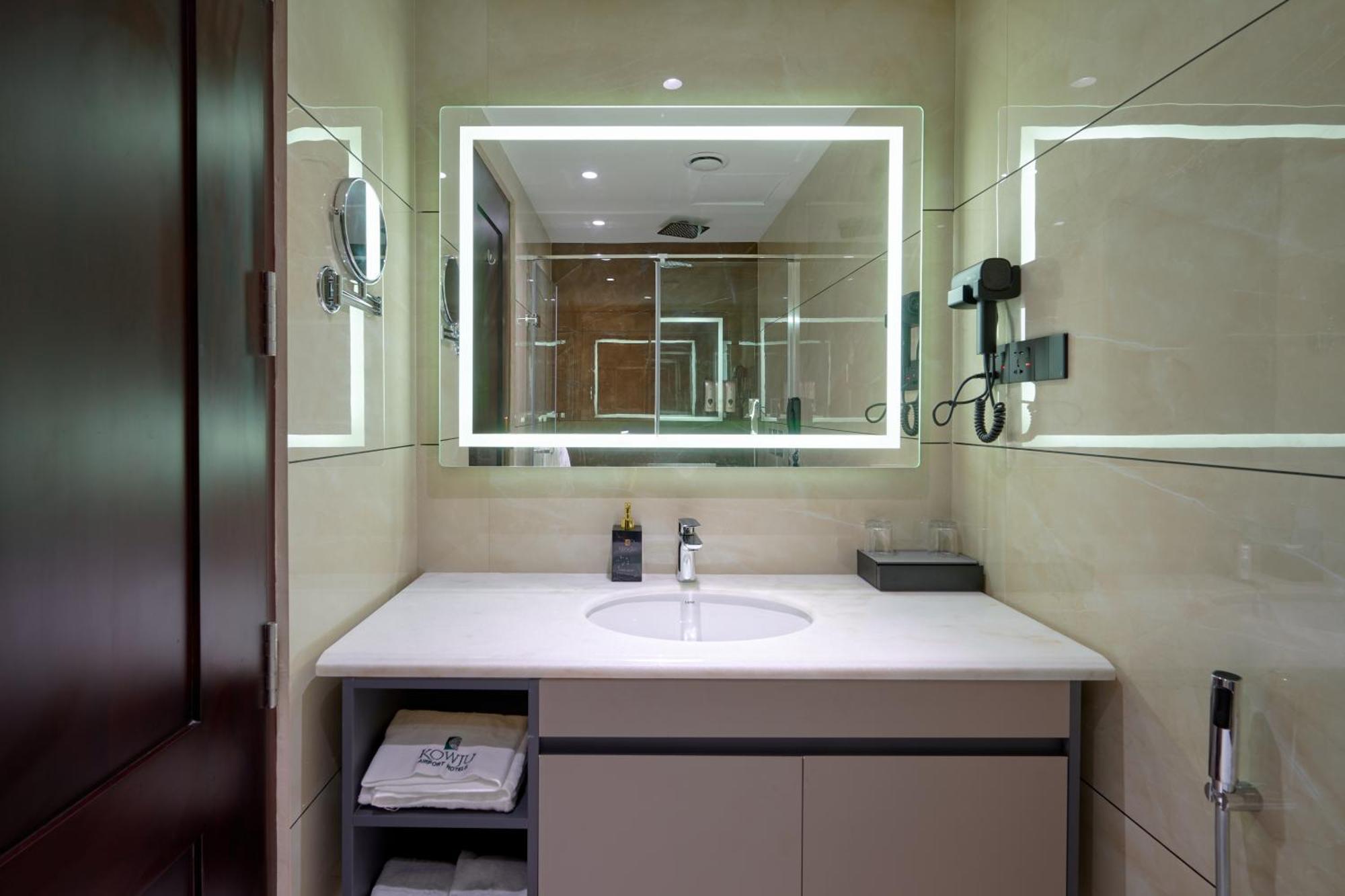 Kowju Airport Hotel Calicut Kondotty Εξωτερικό φωτογραφία